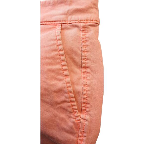 OLD NAVY MID-RISE, CUFFED SHORTS, WOMENS, 8 REG., PEACH, BUTTON & ZIP CLOSURE - Picture 8 of 12